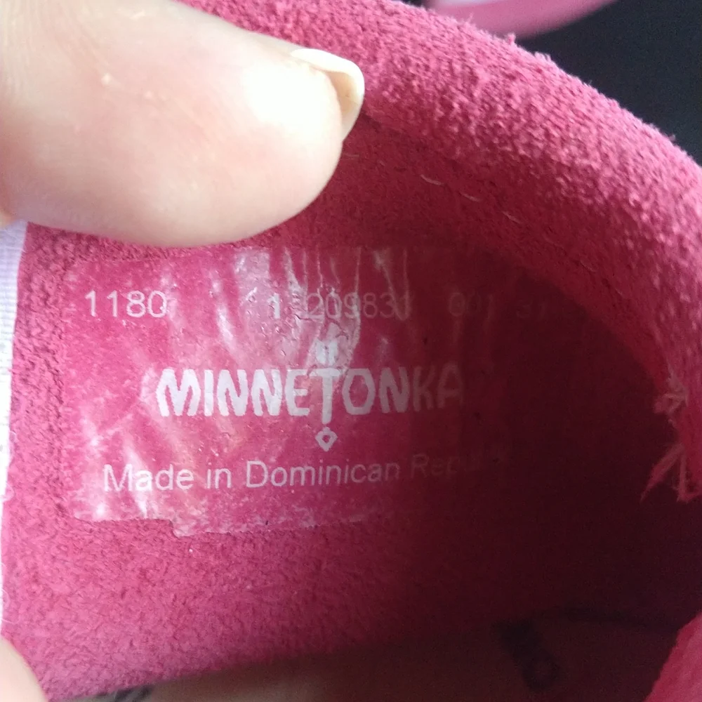 Minnetonka pink suede natural leather baby moccasins